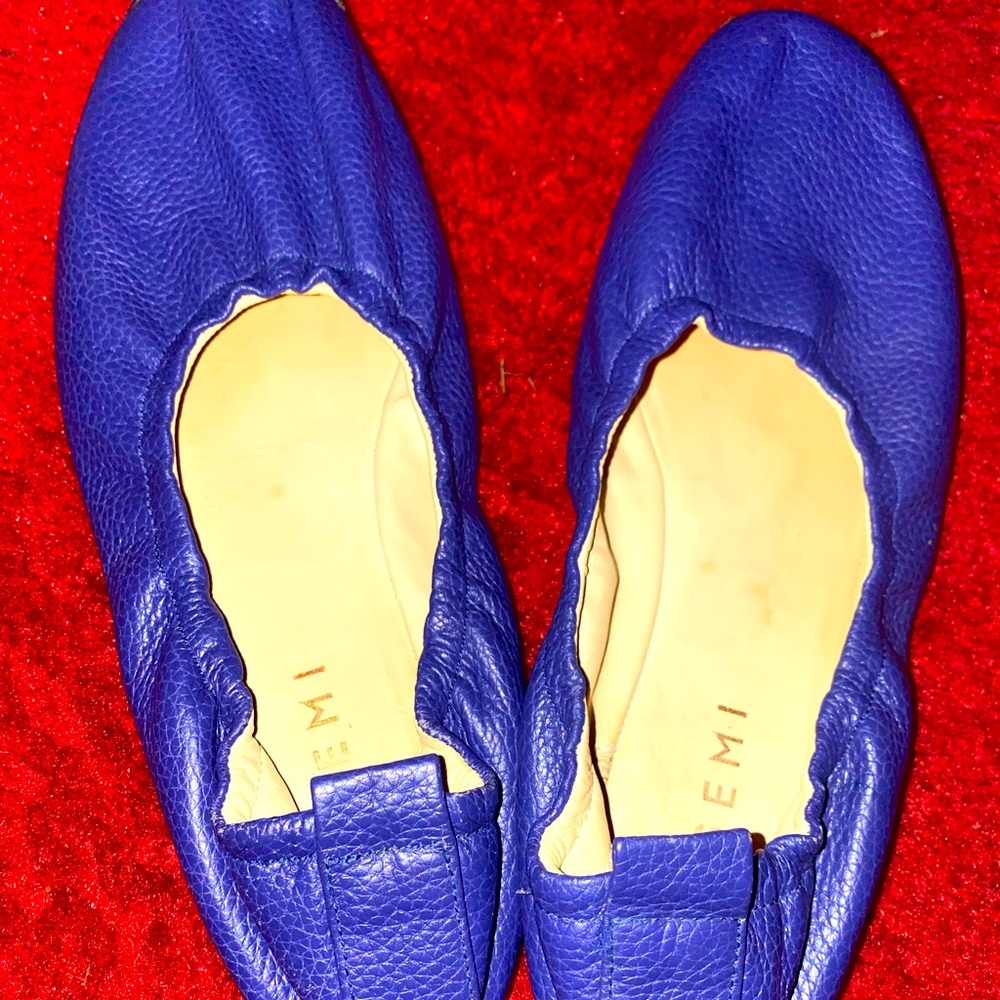 Pebbled leather flats